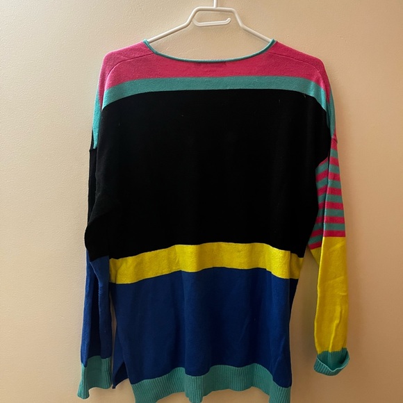 Color Block V-Neck Sweater - Picture 4 of 4